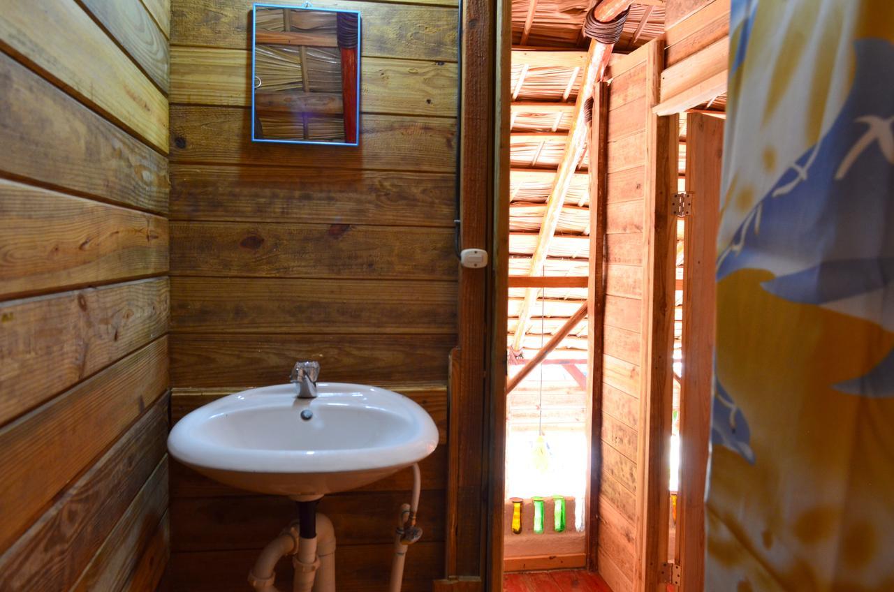 Hostel La Ballena Backpacker Las Galeras Bagian luar foto
