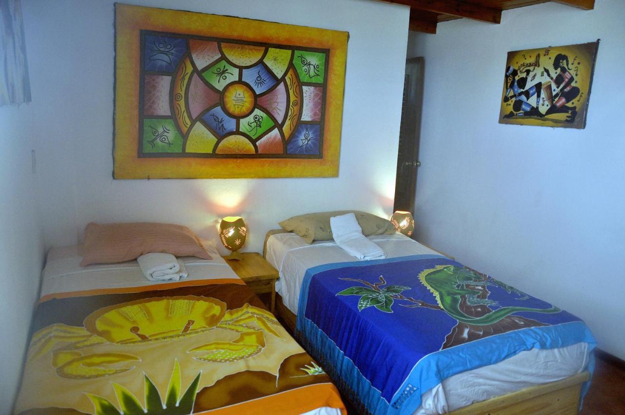 Hostel La Ballena Backpacker Las Galeras Bagian luar foto