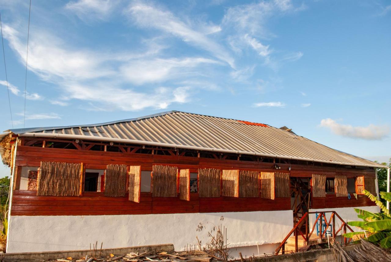 Hostel La Ballena Backpacker Las Galeras Bagian luar foto